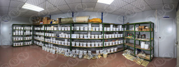 實(shí)驗(yàn)室原料儲存區(qū) 實(shí)驗(yàn)室原料儲存區(qū)
